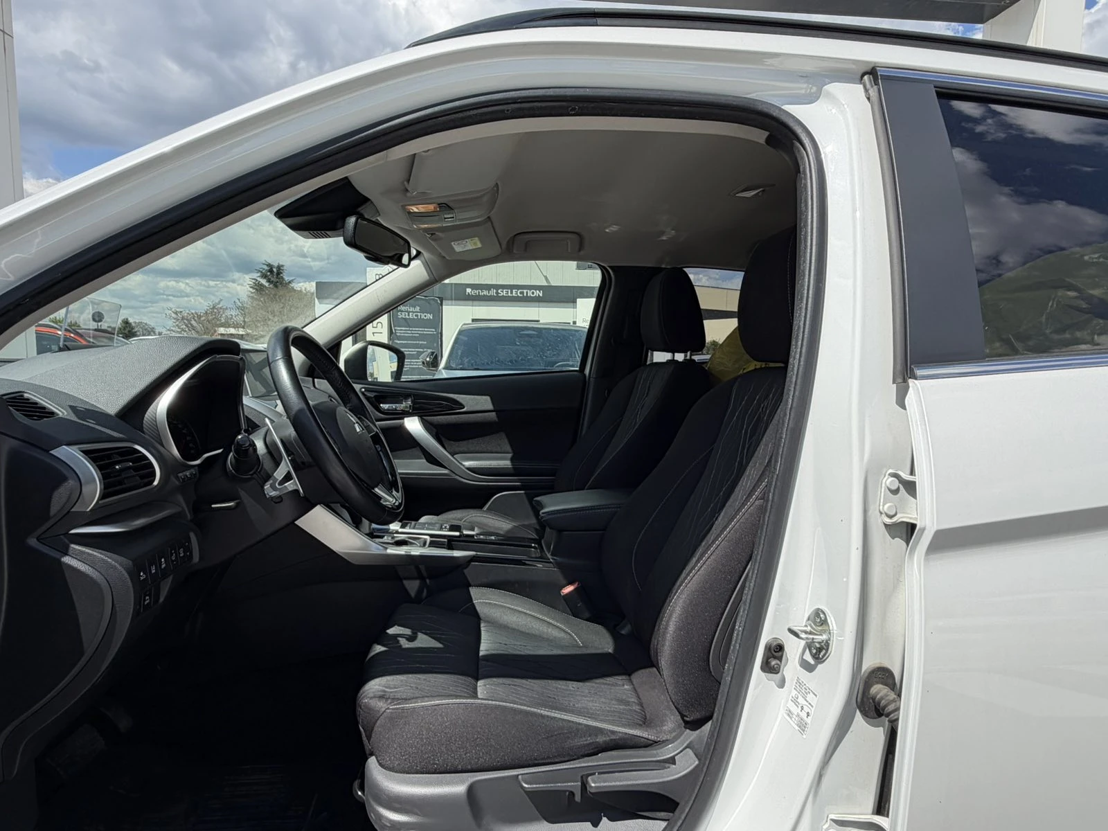 Mitsubishi Eclipse Cross 1.5T 163k.c 2WD , снимка 11 - Автомобили и джипове - 54412870