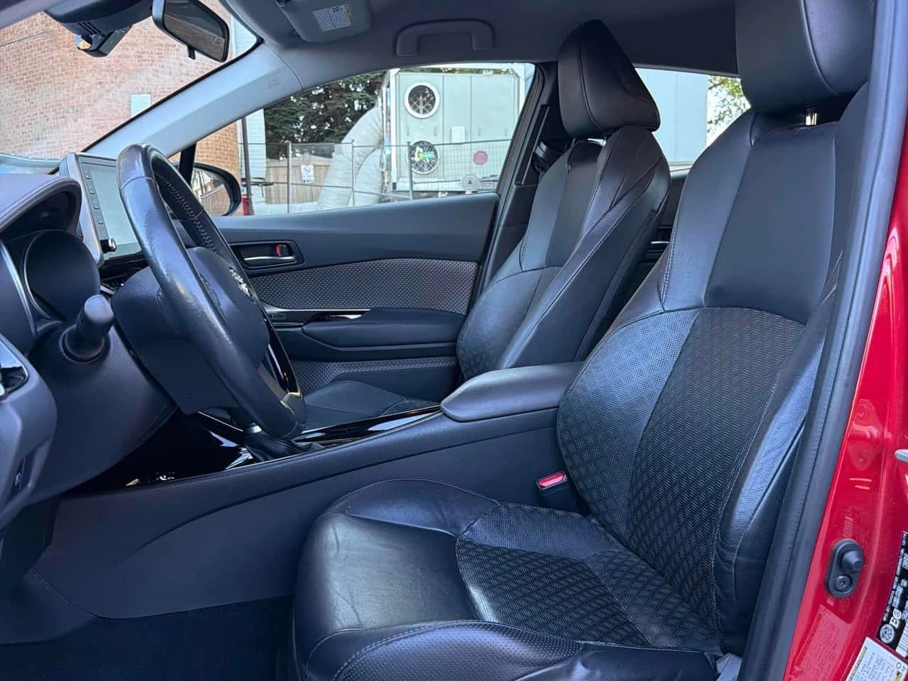 Toyota C-HR  Limited FWD * CARFAX * ��� ������������ ������ | Mobile.bg � ����������� 16