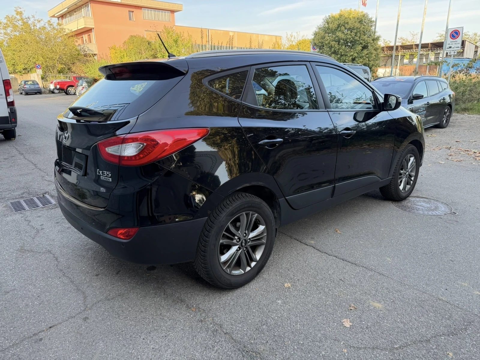 Hyundai IX35 1.7 Crdi Facelift, снимка 4 - Автомобили и джипове - 56587185
