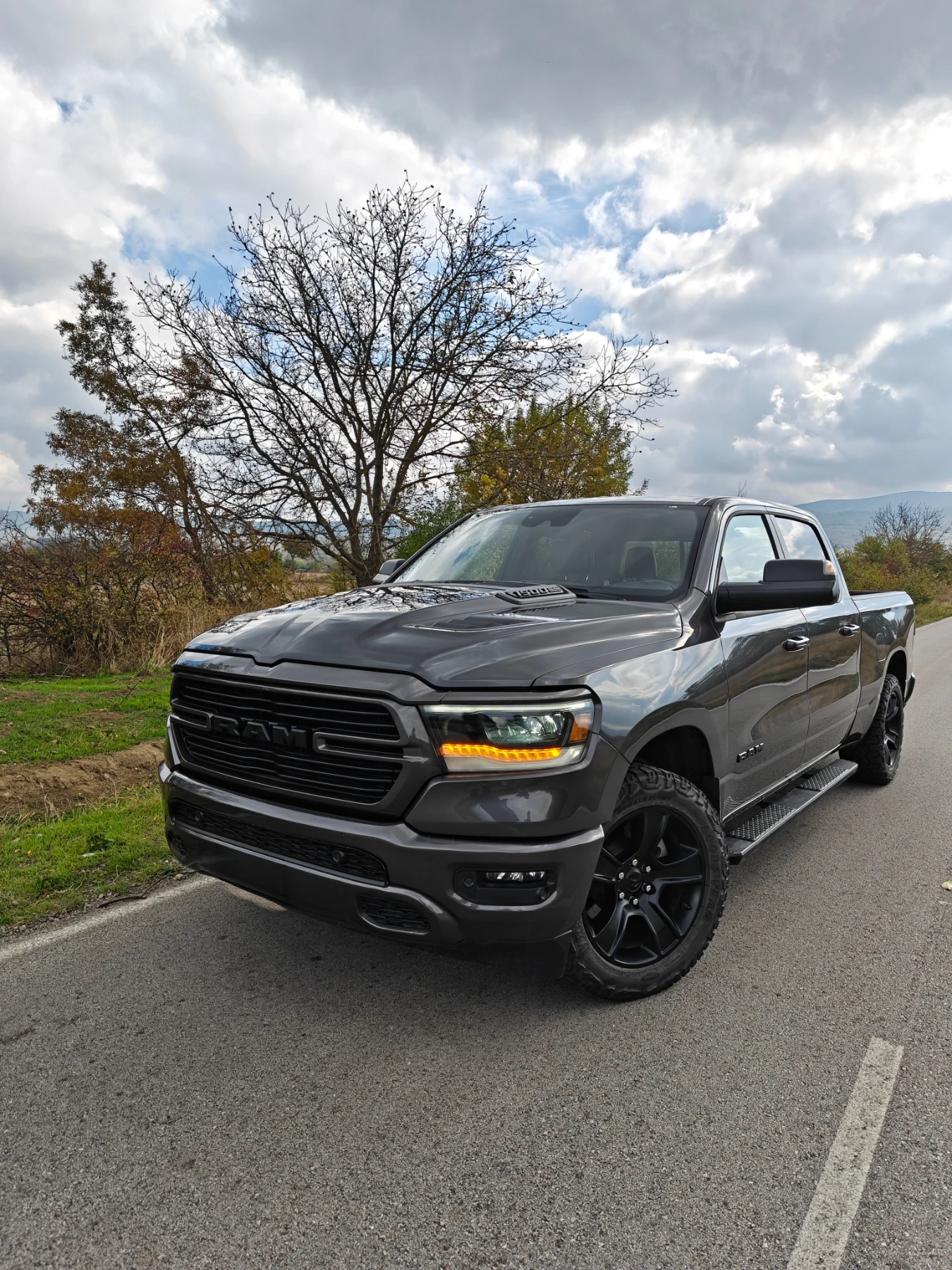 Dodge RAM 1500 RAM 1500 Sport 5.7 HEMI eTorque ГАЗ Crew Cab 6.4 B