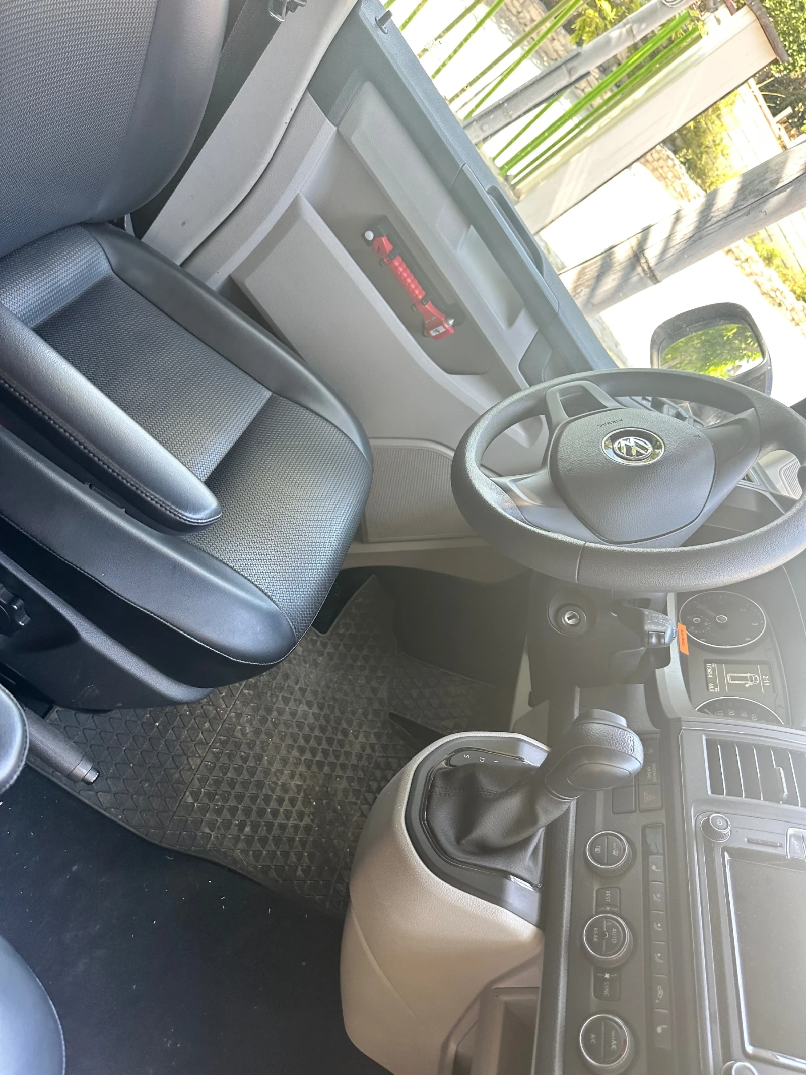 VW Caravelle T6 Aut  - изображение 10