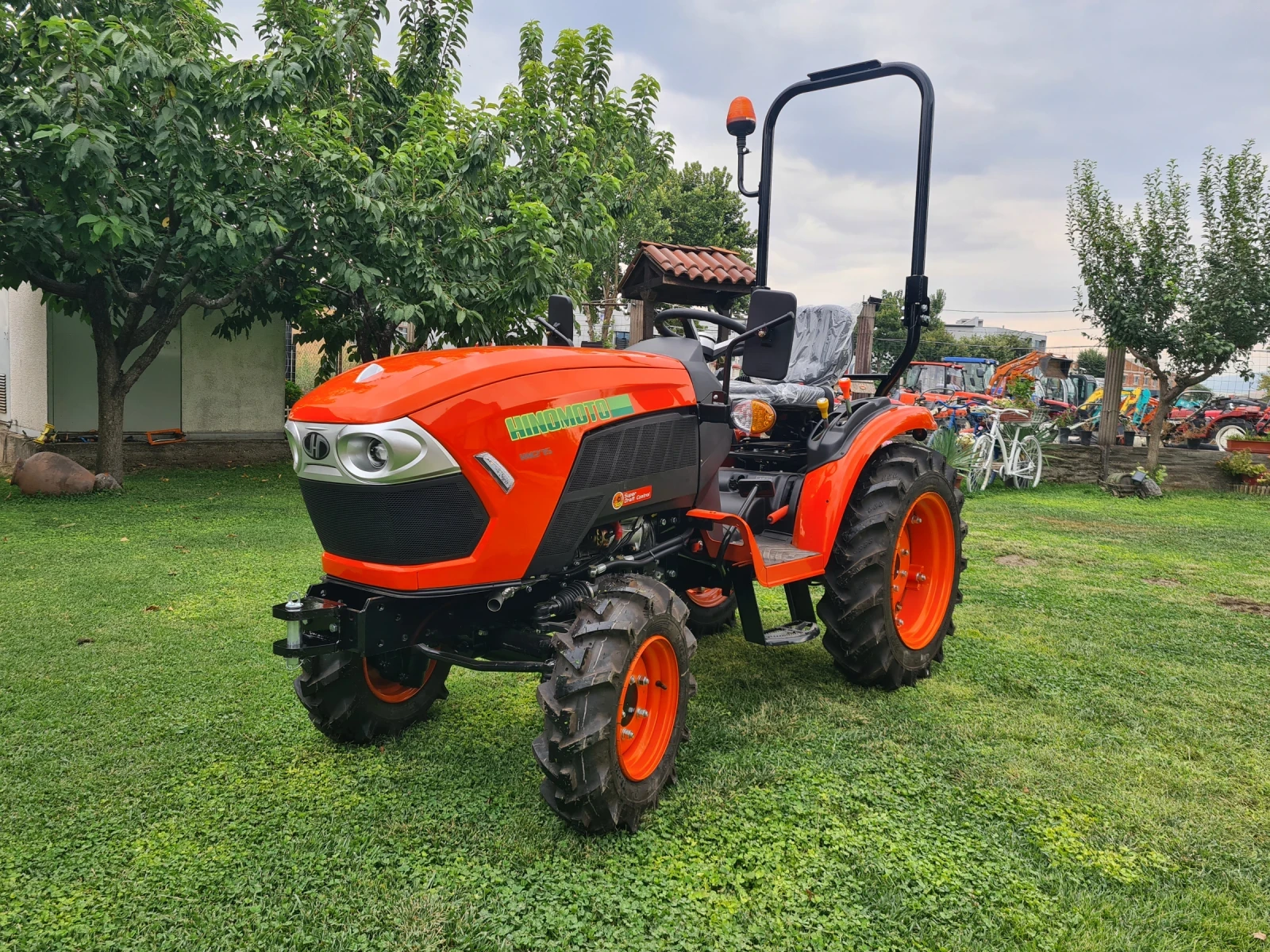 Трактор Hinomoto HM275, снимка 1