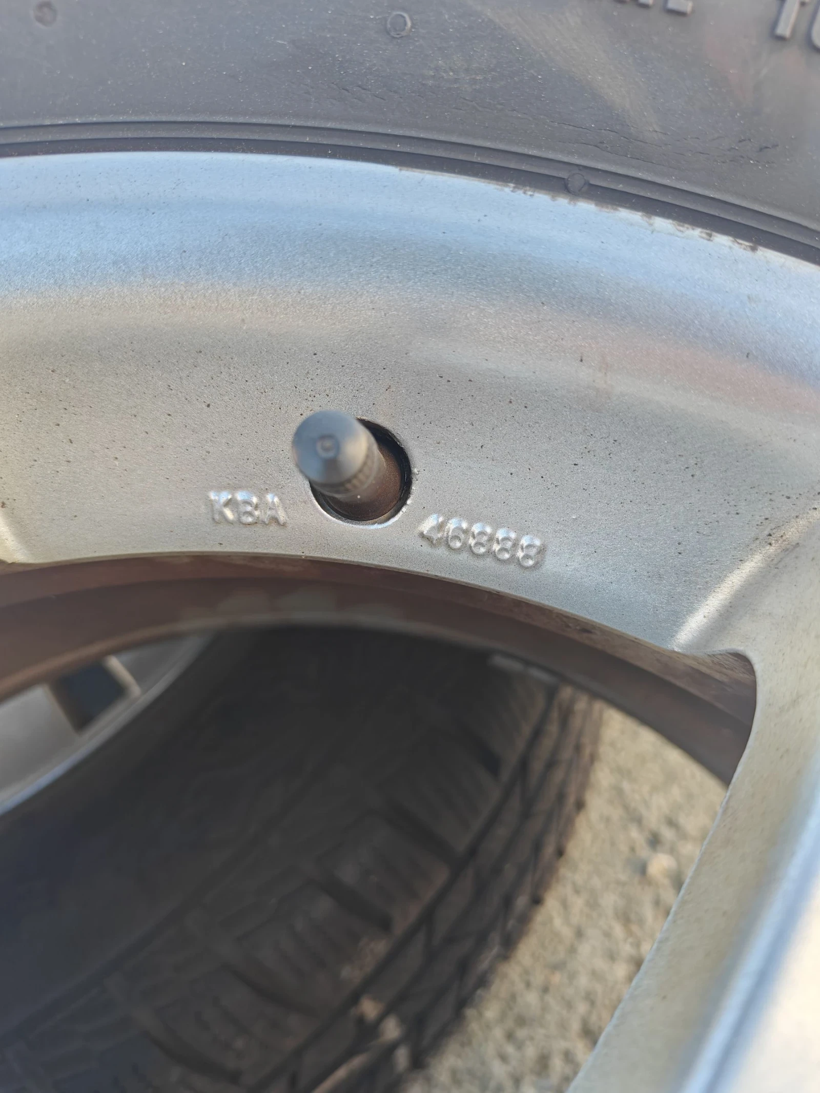Гуми с джанти Continental 235/60R17, снимка 6 - Гуми и джанти - 54607875