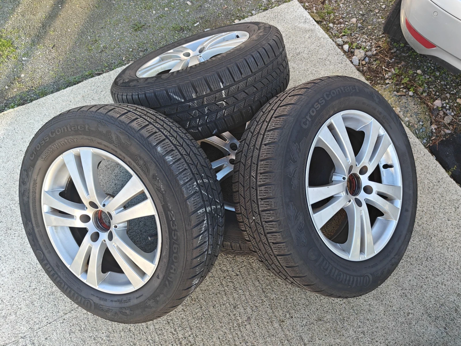 Гуми с джанти Continental 235/60R17, снимка 2 - Гуми и джанти - 54607875
