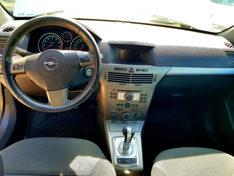 Opel Astra 1.6 I газ автомат, снимка 8 - Автомобили и джипове - 45890878