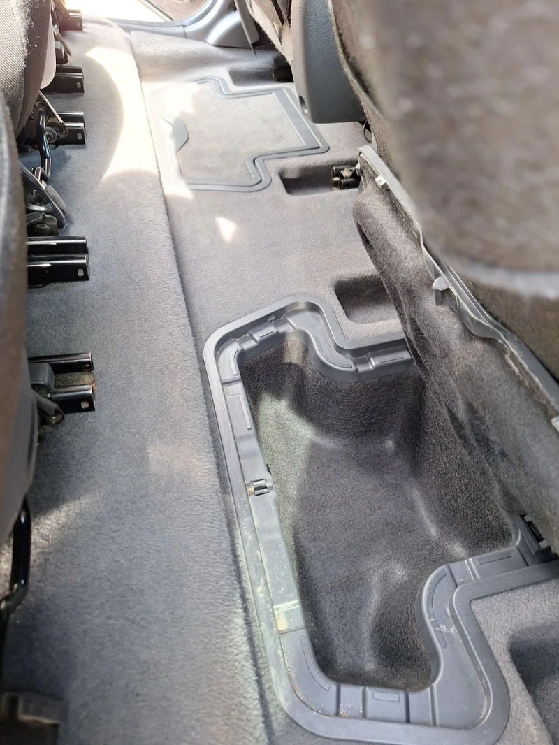 Peugeot 5008 1, 6 бензин, снимка 10 - Автомобили и джипове - 51792797