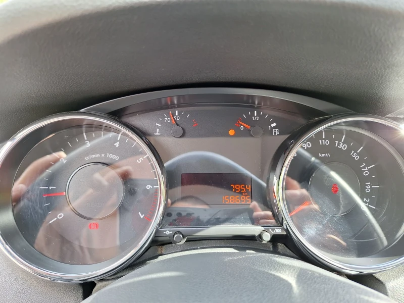 Peugeot 5008 1, 6 бензин, снимка 4 - Автомобили и джипове - 51792797