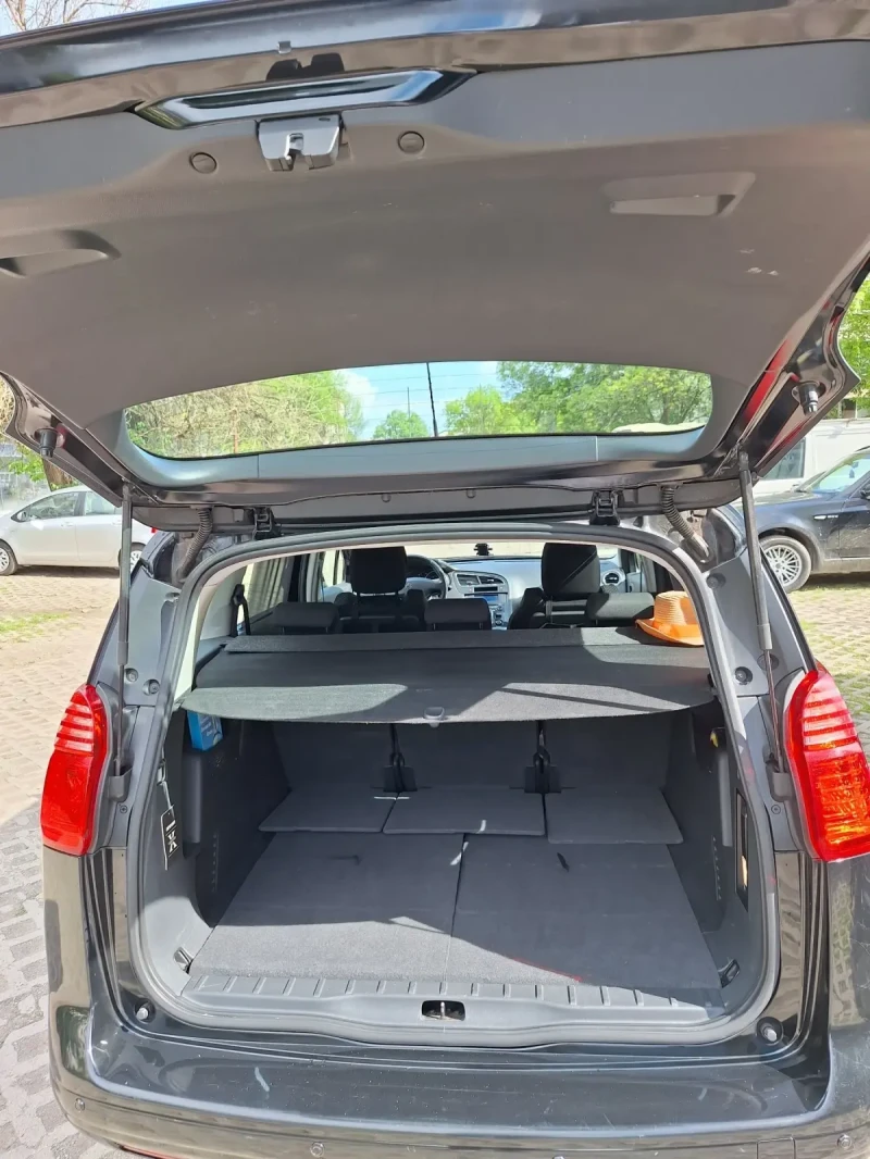 Peugeot 5008 1, 6 бензин, снимка 2 - Автомобили и джипове - 51792797