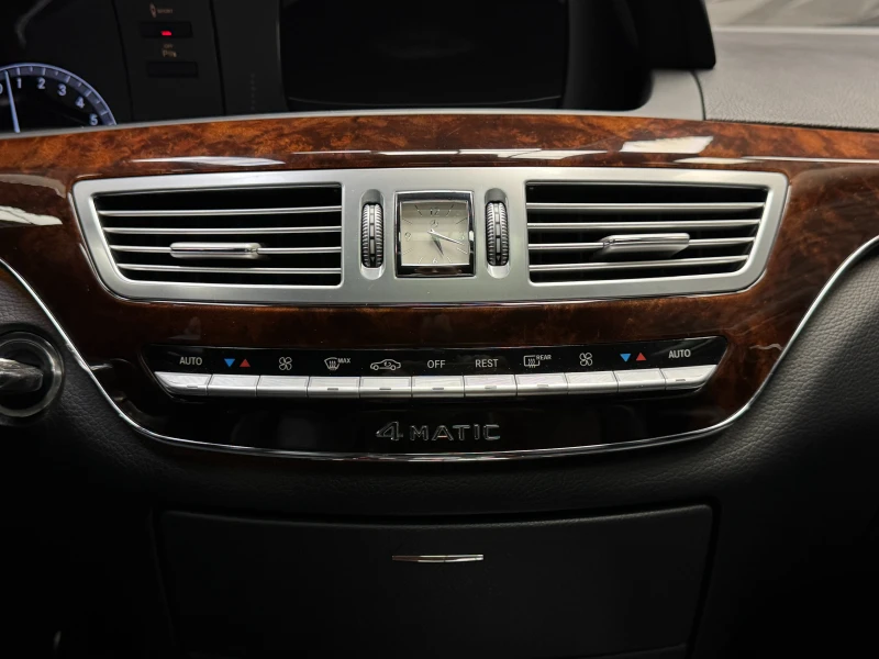Mercedes-Benz S 500 4Matic Harmon/Kardon* Pano* Подгрев, снимка 12 - Автомобили и джипове - 50714792