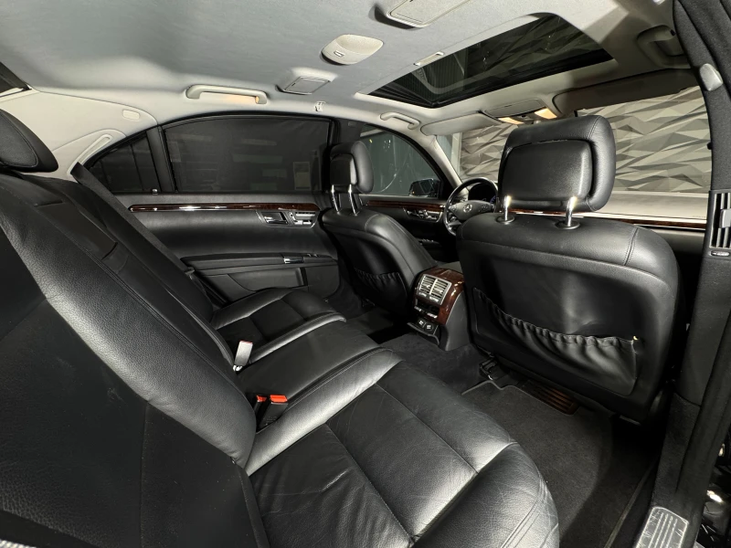 Mercedes-Benz S 500 4Matic Harmon/Kardon* Pano* Подгрев, снимка 9 - Автомобили и джипове - 50714792