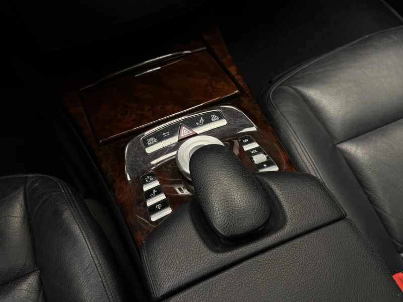 Mercedes-Benz S 500 4Matic Harmon/Kardon* Pano* Подгрев, снимка 11 - Автомобили и джипове - 50714792