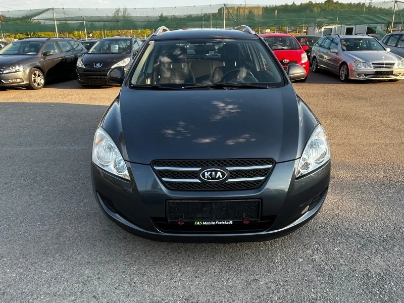 Kia Ceed 1.6 CRDi 90кс, снимка 8 - Автомобили и джипове - 51105539