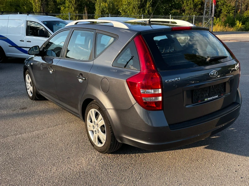 Kia Ceed 1.6 CRDi 90кс, снимка 3 - Автомобили и джипове - 51105539