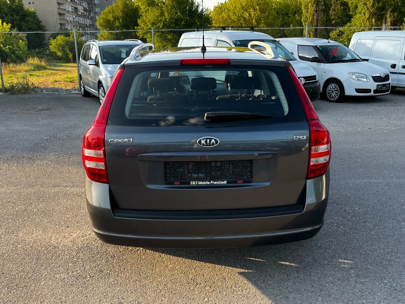 Kia Ceed 1.6 CRDi 90кс, снимка 4 - Автомобили и джипове - 51105539