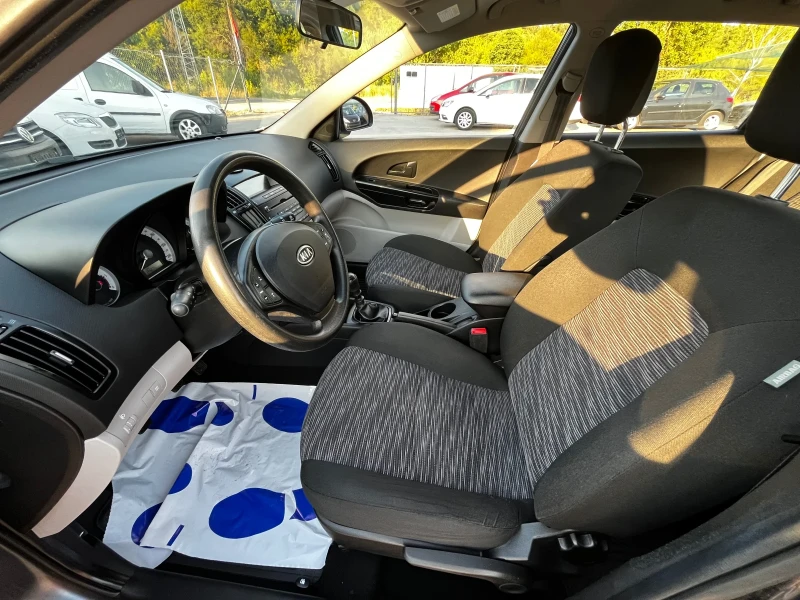 Kia Ceed 1.6 CRDi 90кс, снимка 9 - Автомобили и джипове - 51105539