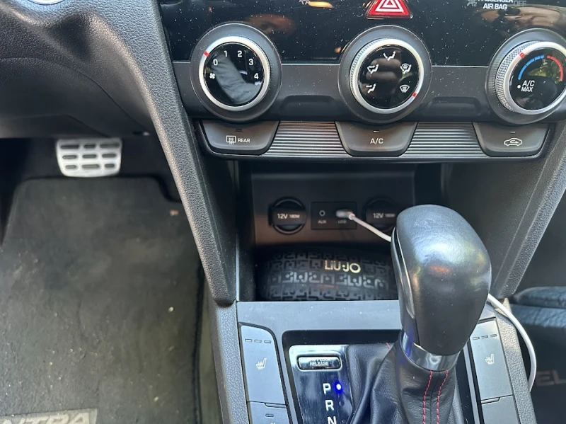 Hyundai Elantra SPORT, снимка 8 - Автомобили и джипове - 52487836