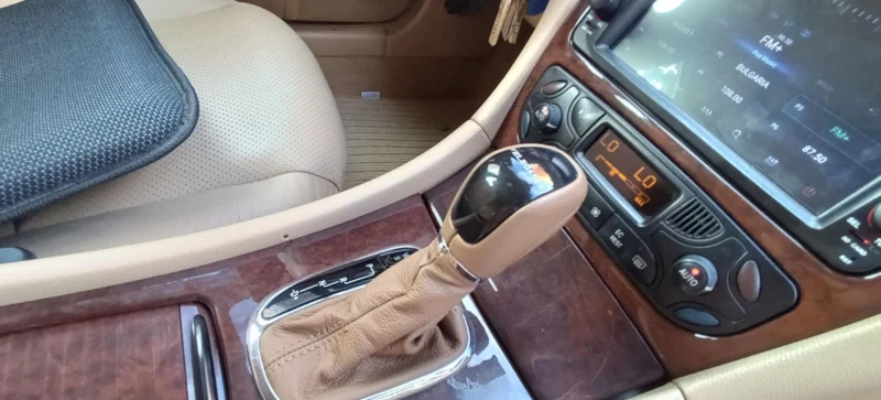 Mercedes-Benz C 320 AMG, снимка 10 - Автомобили и джипове - 52341073