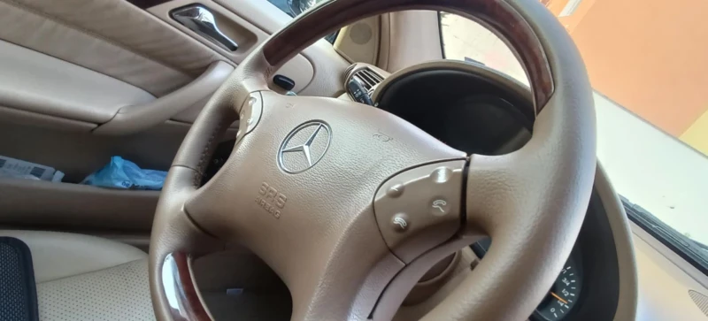 Mercedes-Benz C 320 AMG, снимка 11 - Автомобили и джипове - 52341073