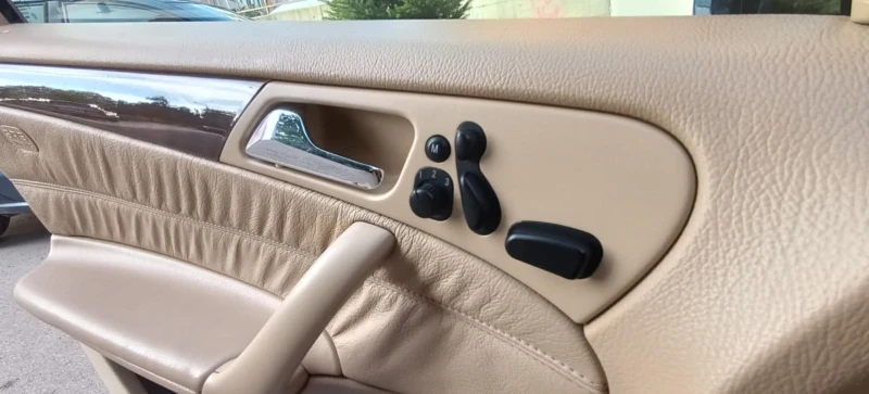 Mercedes-Benz C 320 AMG, снимка 16 - Автомобили и джипове - 52341073