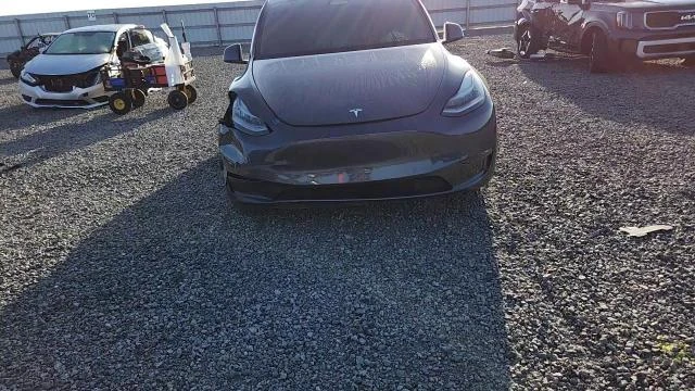 Tesla Model Y * DUAL MOTOR* Long Range AWD* , снимка 13 - Автомобили и джипове - 54501339