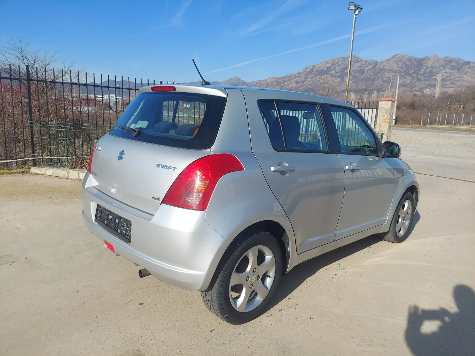 Suzuki Swift 1.3GPL 4x4 - изображение 5