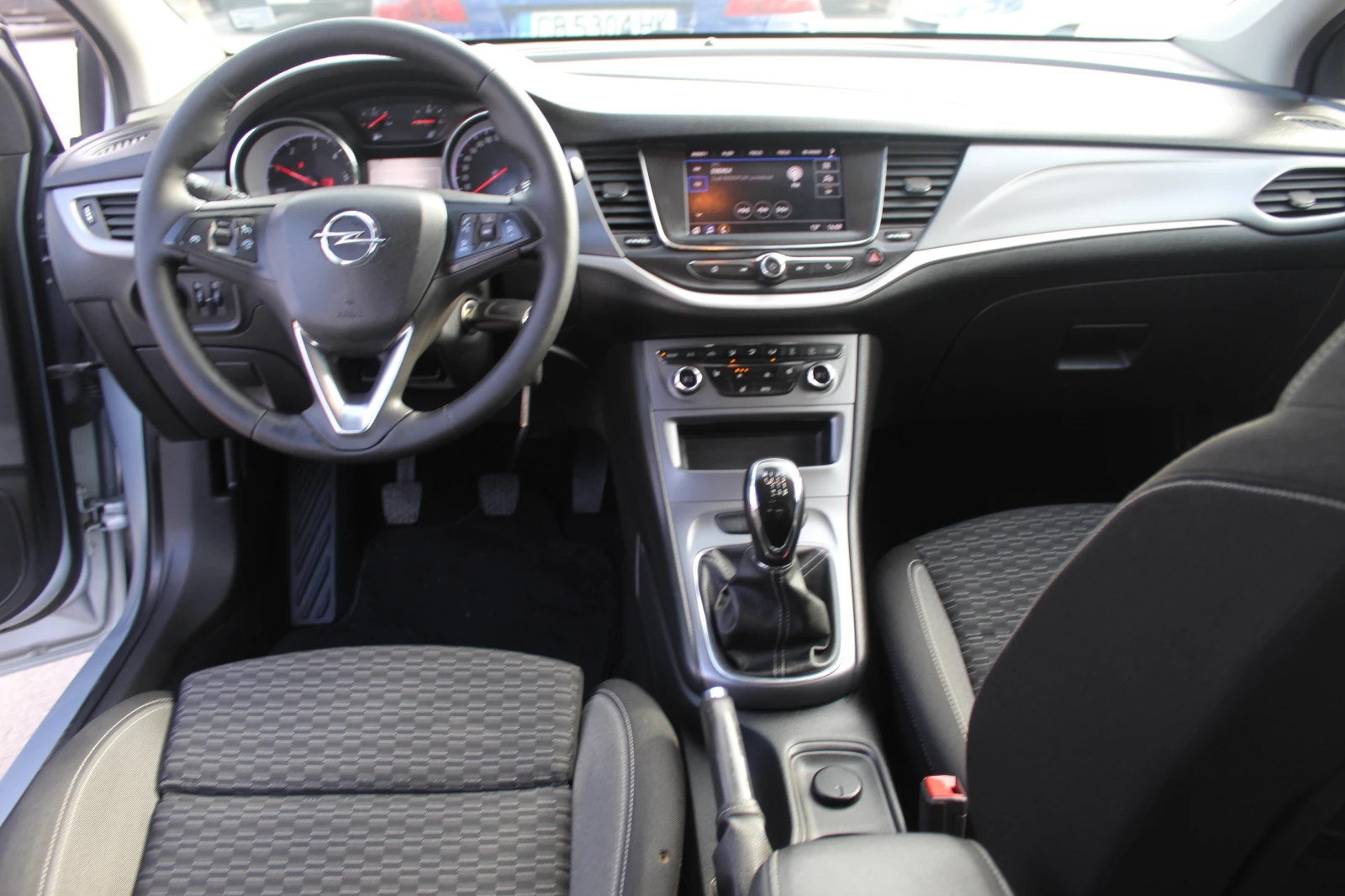 Opel Astra 1.5DVH 122 hp. MT6 S&S/2012L004 - изображение 7