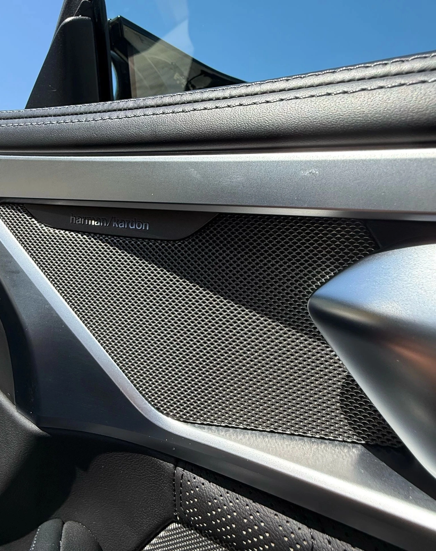 BMW M8 Competition xDrive - изображение 9