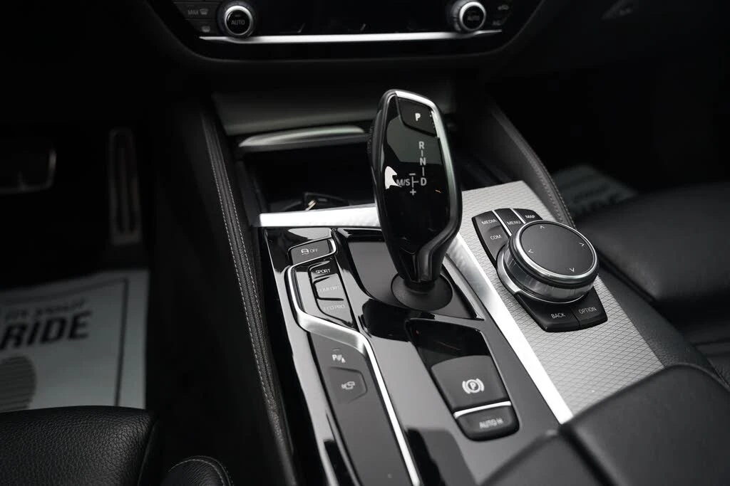 BMW 540 I * M-Package* * HeadUp* AвтоКредит* (ЦЕНА ДО БГ), снимка 11 - Автомобили и джипове - 53770823