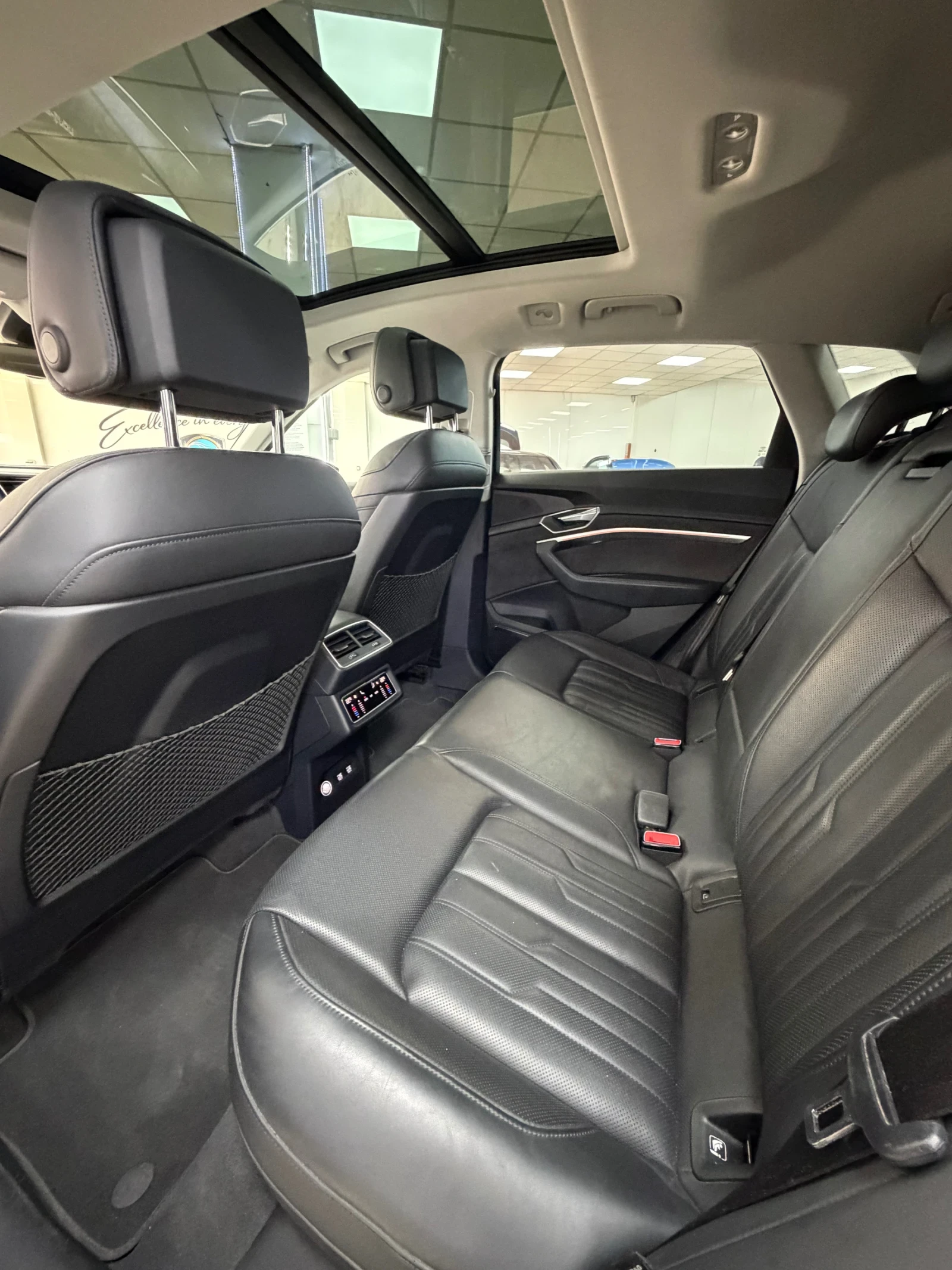 Audi E-Tron 55 SOH 90% Certified , снимка 15 - Автомобили и джипове - 55216013
