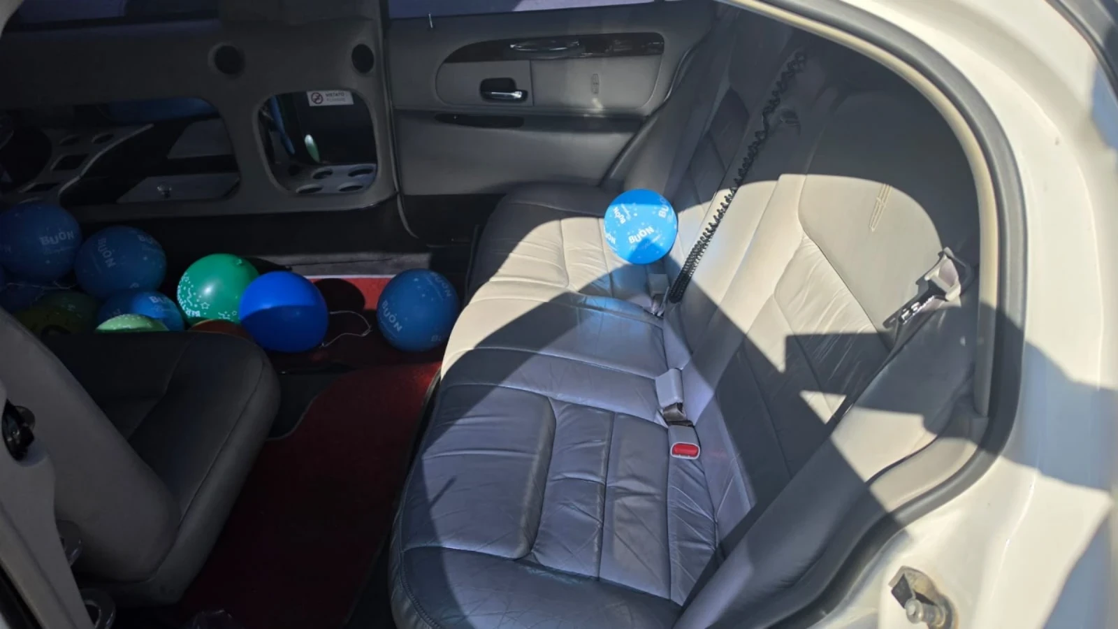 Lincoln Town car, снимка 10 - Автомобили и джипове - 54295650