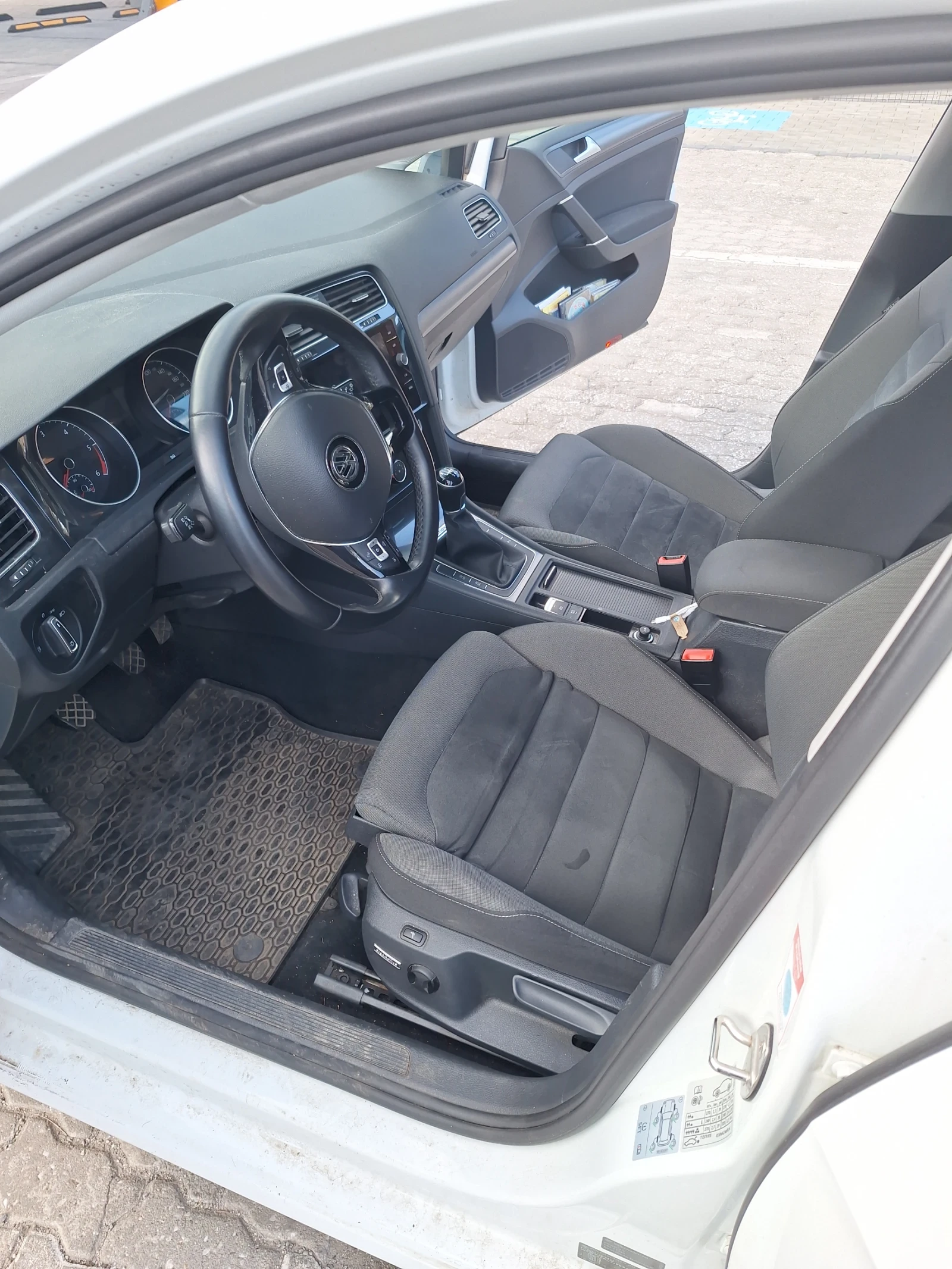 VW Golf 7.5 VARIANT 2.0TDI (150кс) 4MOTION, снимка 7 - Автомобили и джипове - 54704083