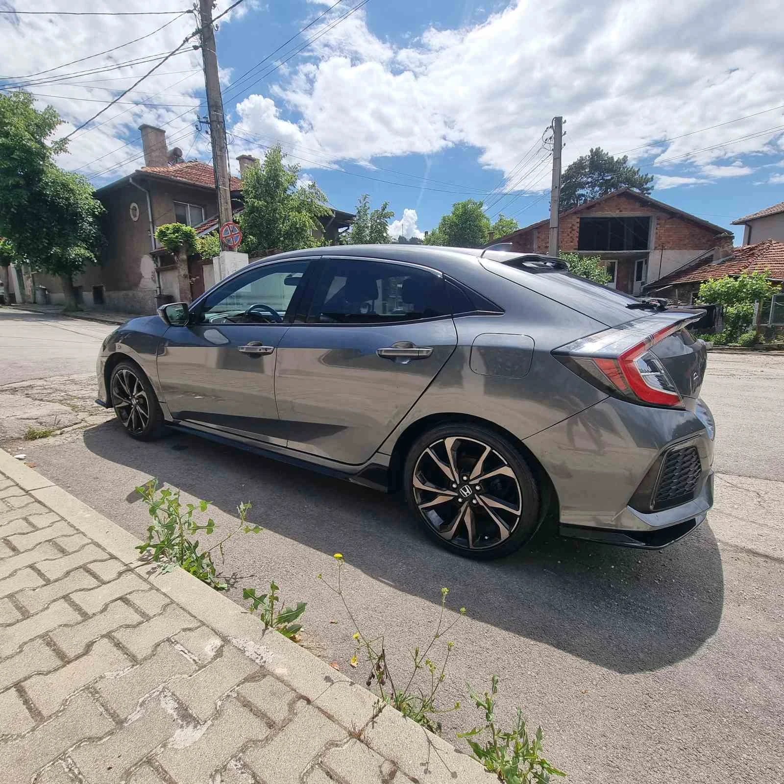 Honda Civic 1.5 Turbo Sport, снимка 12 - Автомобили и джипове - 54767591
