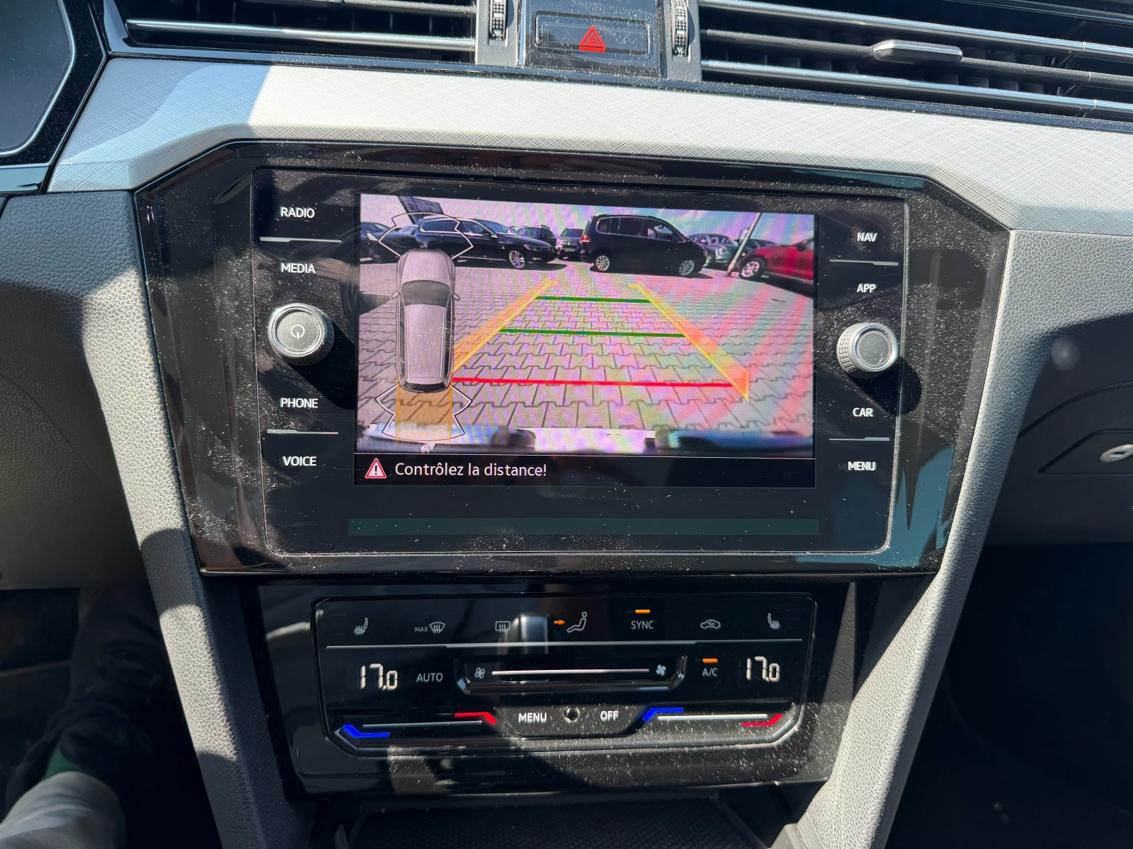 VW Passat 2.0TDI AVTOMAT/NAVI/KAMERA/PANORAMA EURO 6, снимка 15 - Автомобили и джипове - 55059089