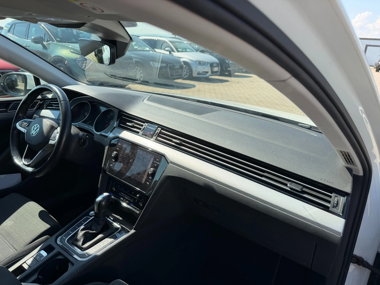 VW Passat 2.0TDI AVTOMAT/NAVI/KAMERA/PANORAMA EURO 6, снимка 10 - Автомобили и джипове - 55059089