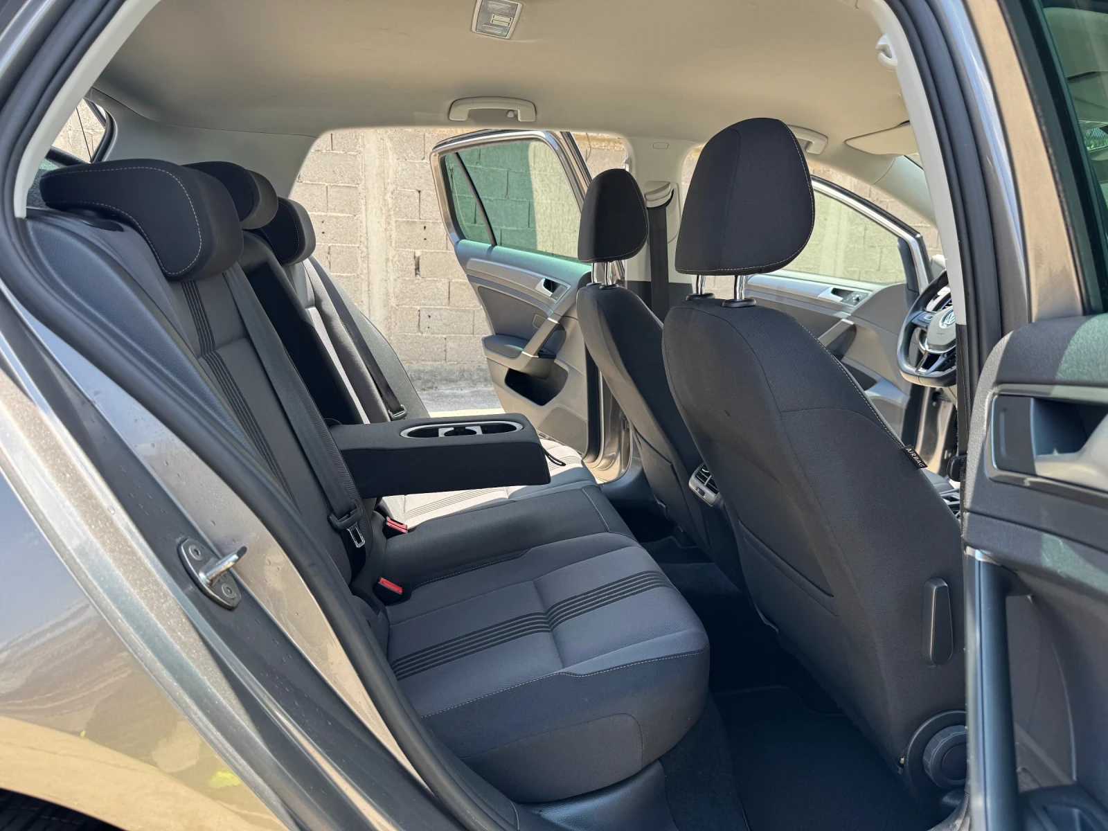 VW Golf * R-LINE* DSG* , снимка 9 - Автомобили и джипове - 55220602