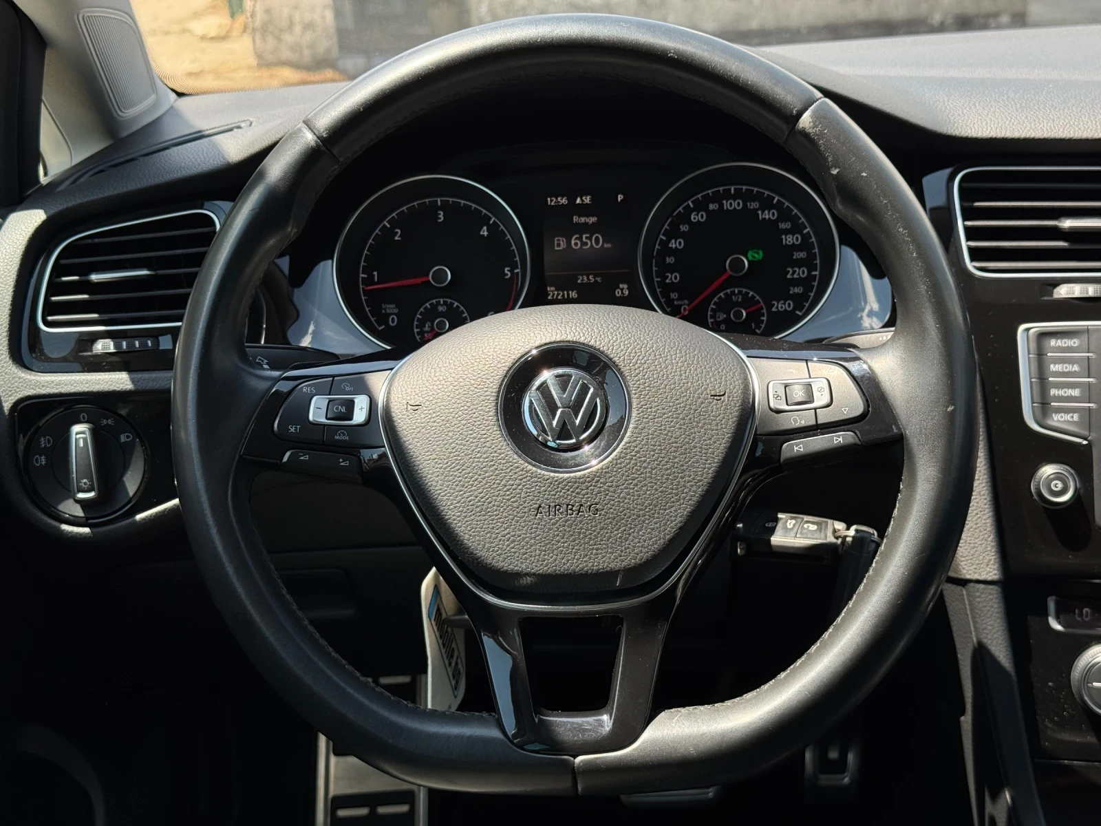 VW Golf * R-LINE* DSG* , снимка 11 - Автомобили и джипове - 55220602
