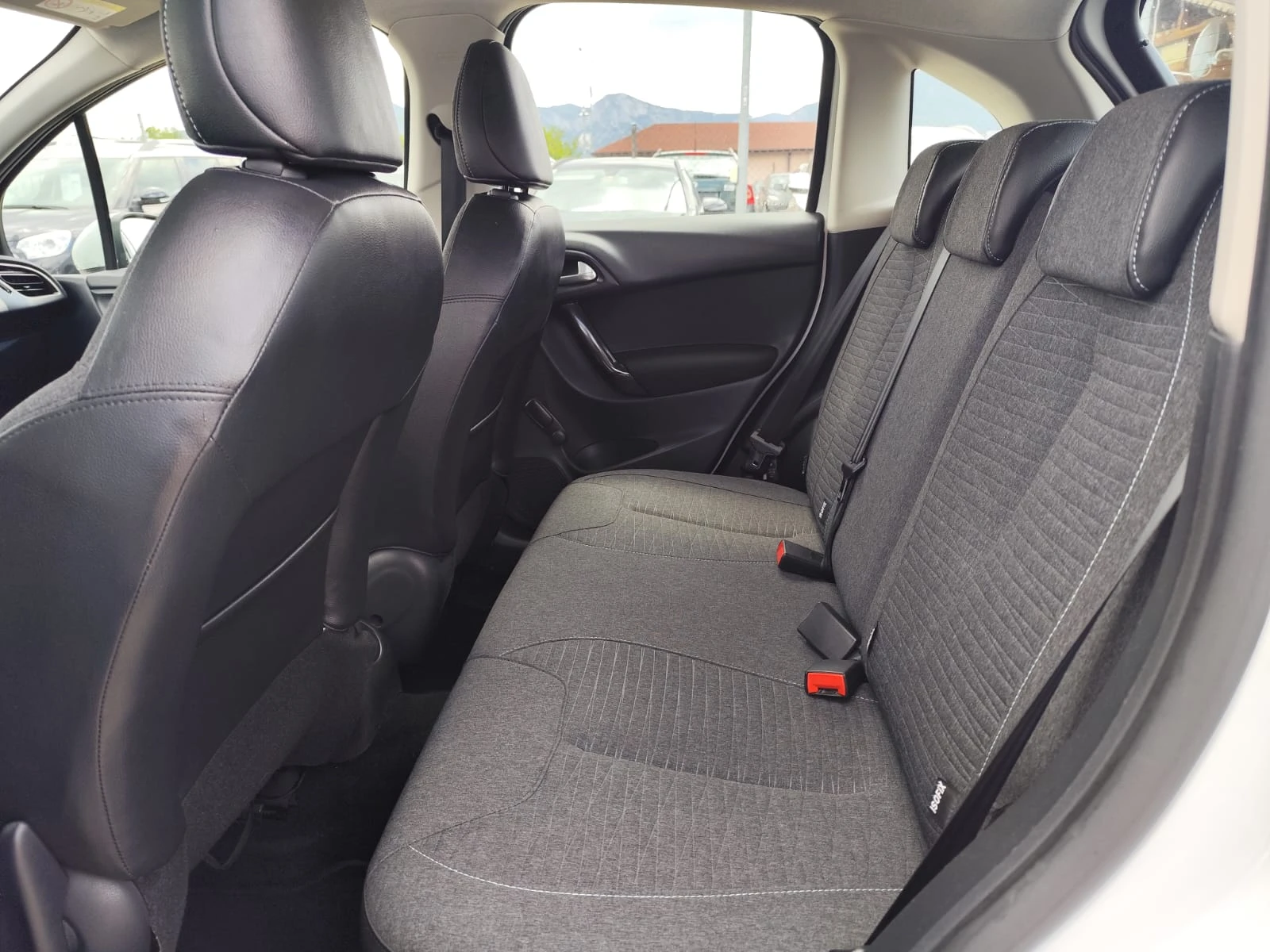 Citroen C3 1.2 бензин Италия, снимка 13 - Автомобили и джипове - 55263098