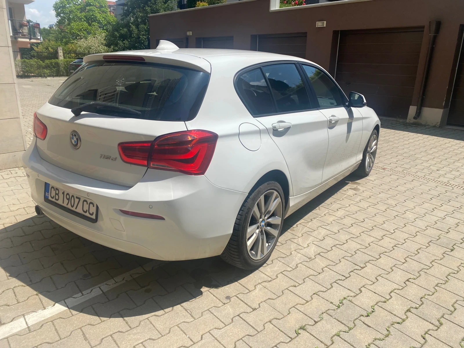 BMW 120 Facelift , снимка 6 - Автомобили и джипове - 55276621