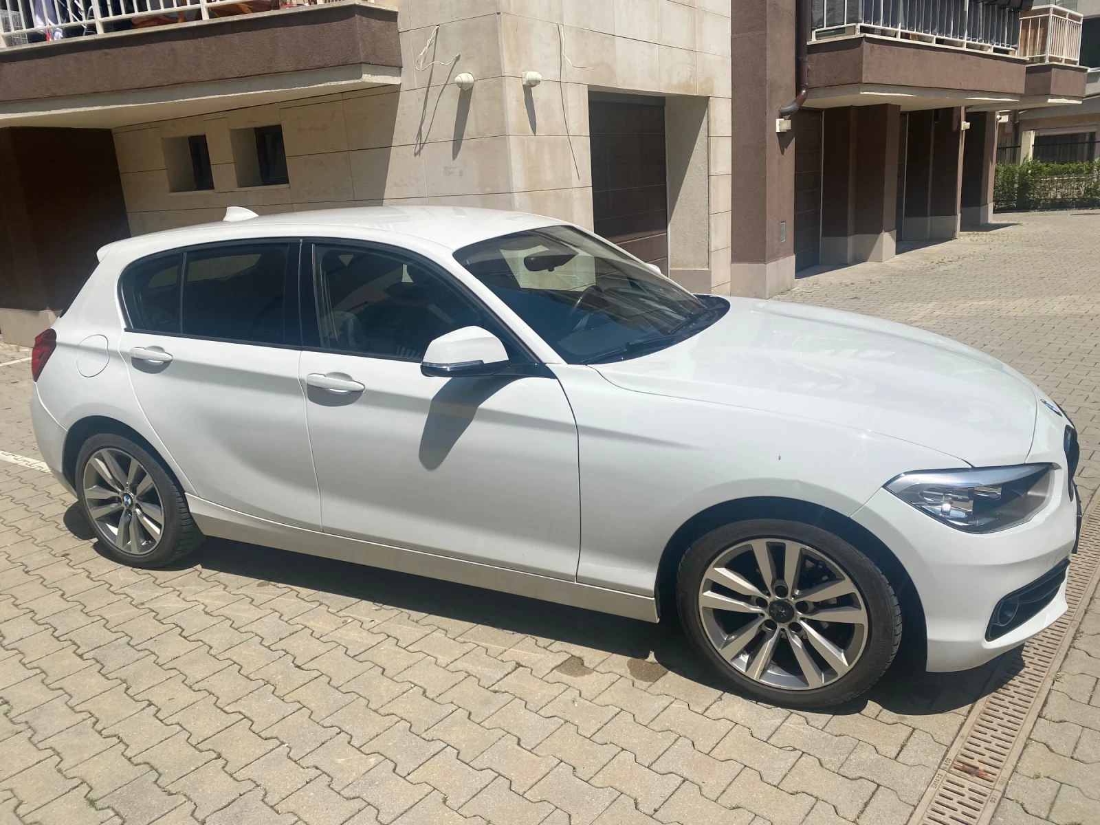 BMW 120 Facelift , снимка 5 - Автомобили и джипове - 55276621