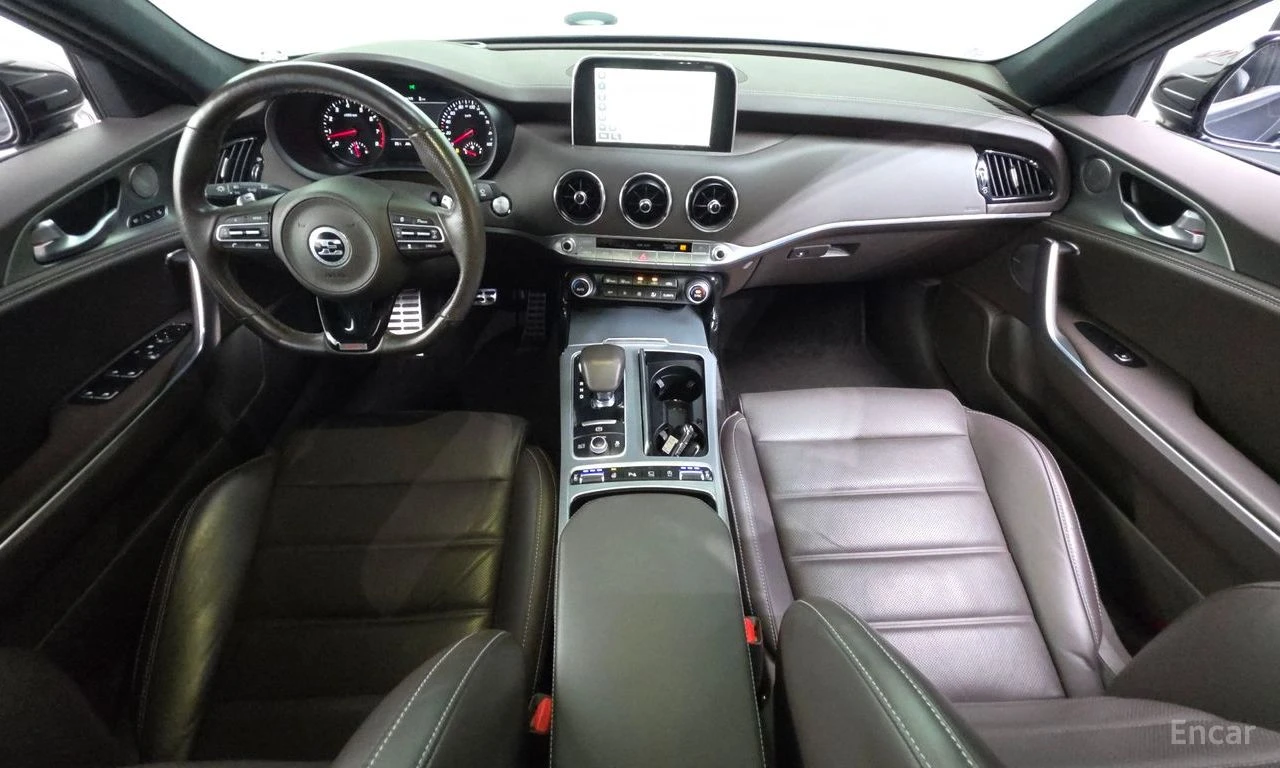 Kia Stinger 3.3* TURBO* GT* ОБДУХВАНЕ* ДИСТРОНИК* ХЕДЪП* 360КА, снимка 8 - Автомобили и джипове - 55380323