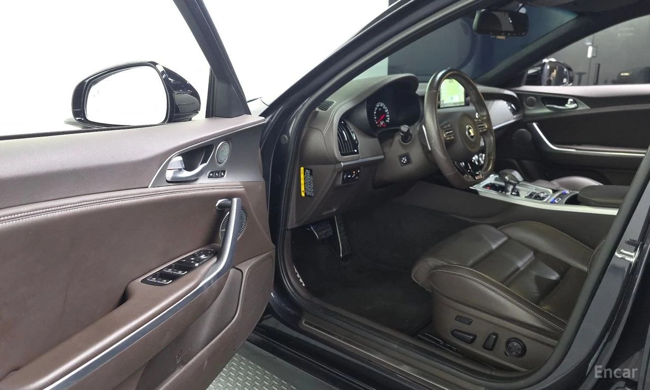 Kia Stinger 3.3* TURBO* GT* ОБДУХВАНЕ* ДИСТРОНИК* ХЕДЪП* 360КА, снимка 6 - Автомобили и джипове - 55380323