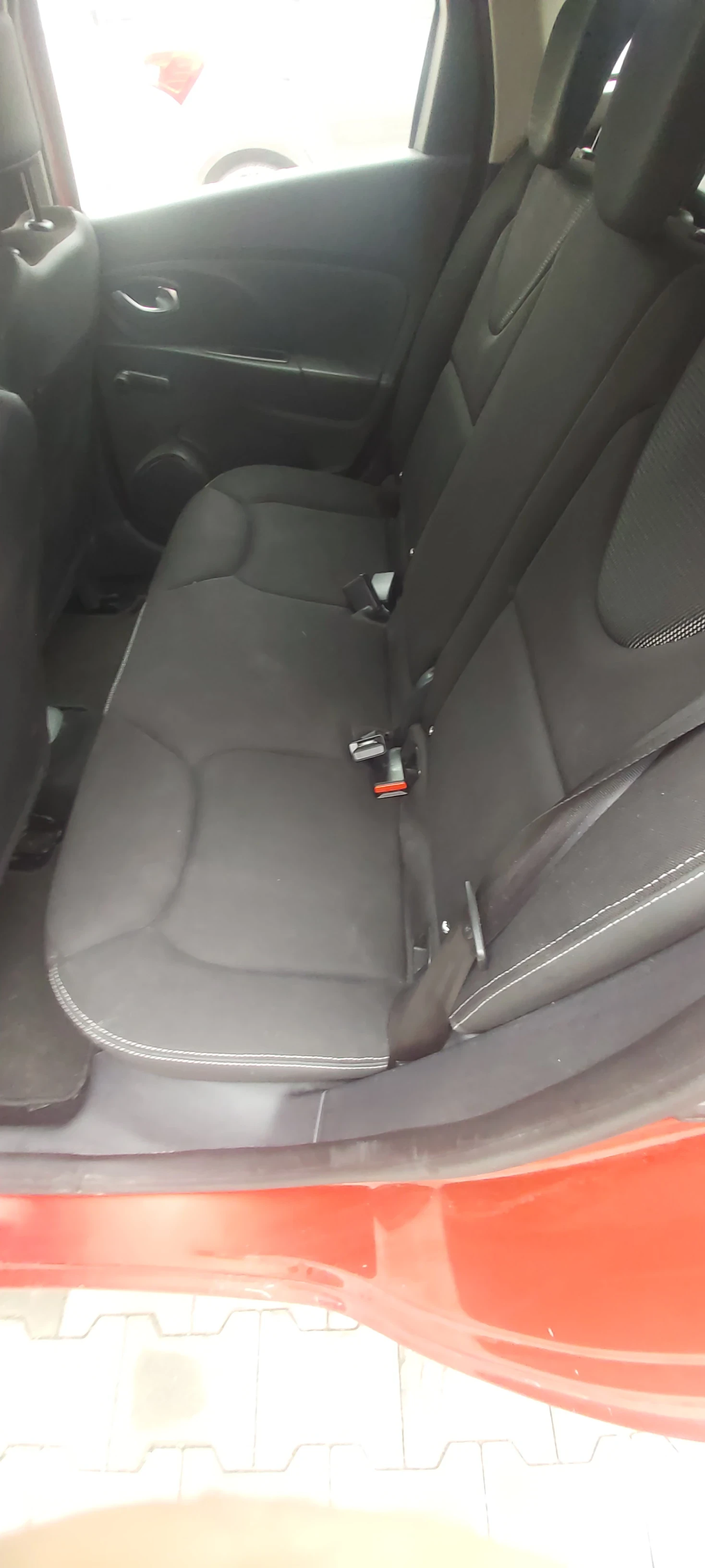 Renault Clio 1.5 dCi, снимка 12 - Автомобили и джипове - 56502740