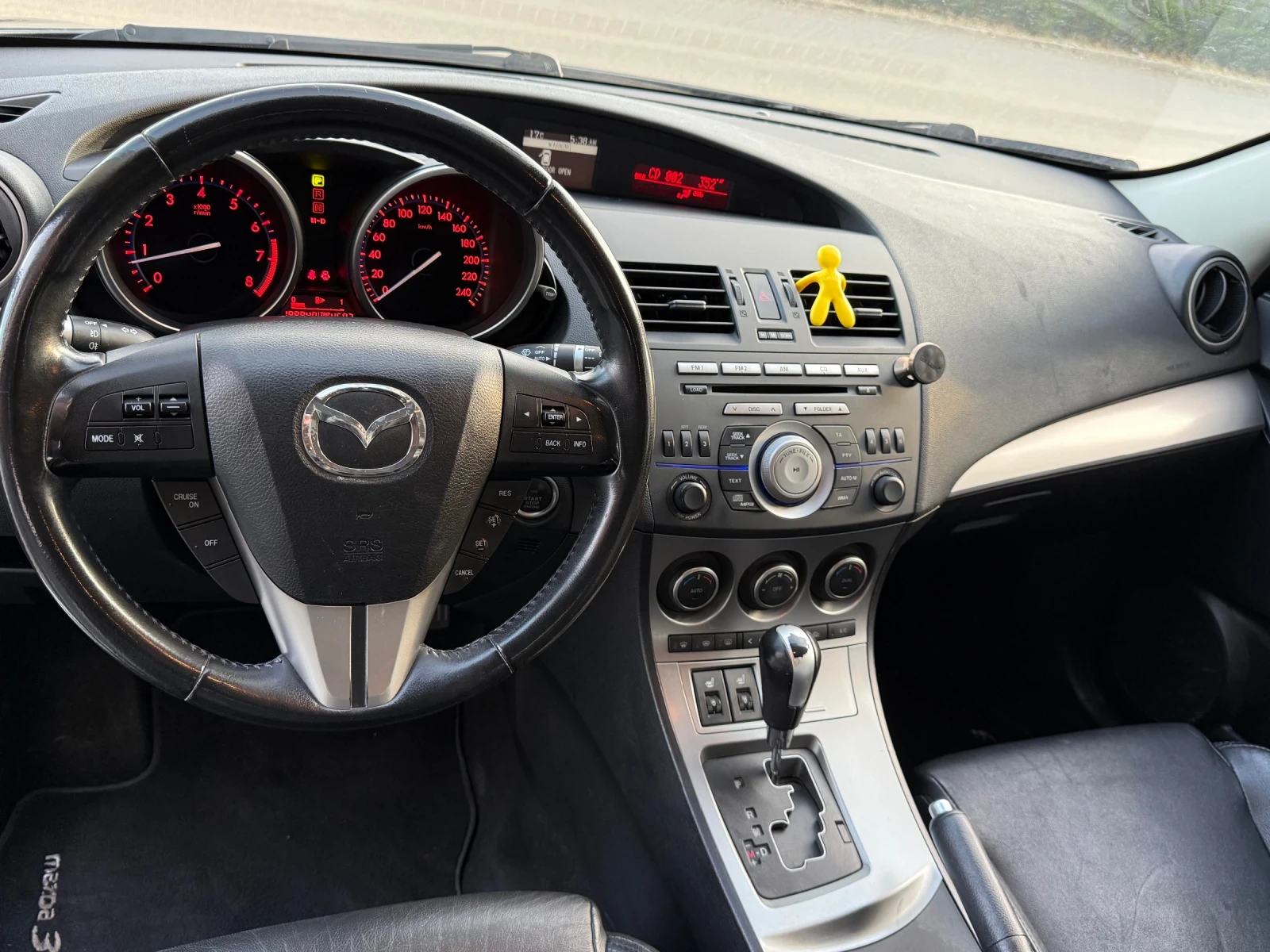 Mazda 3 2.0i AUTOMAT, снимка 9 - Автомобили и джипове - 56659487