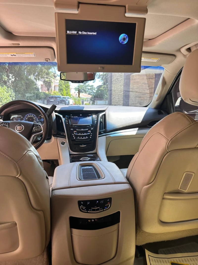 Cadillac Escalade, снимка 9 - Автомобили и джипове - 52309635