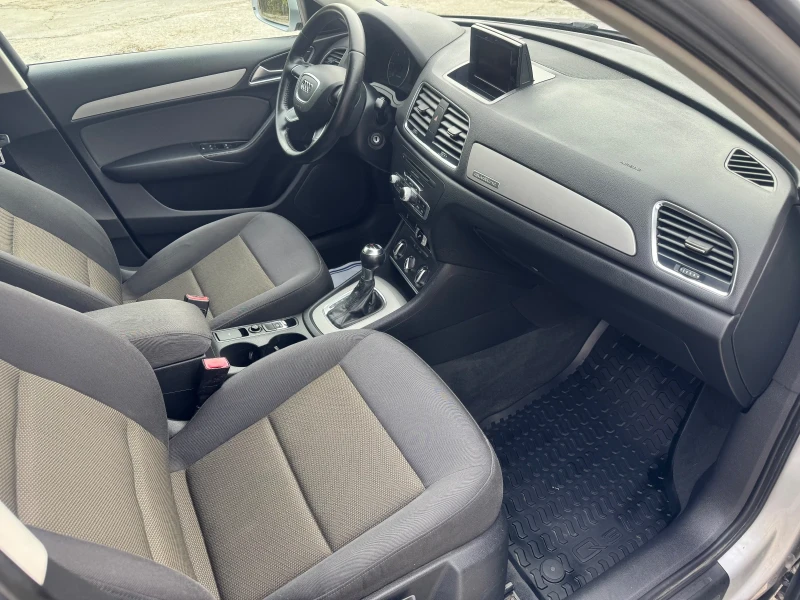 Audi Q3, снимка 9 - Автомобили и джипове - 52052395