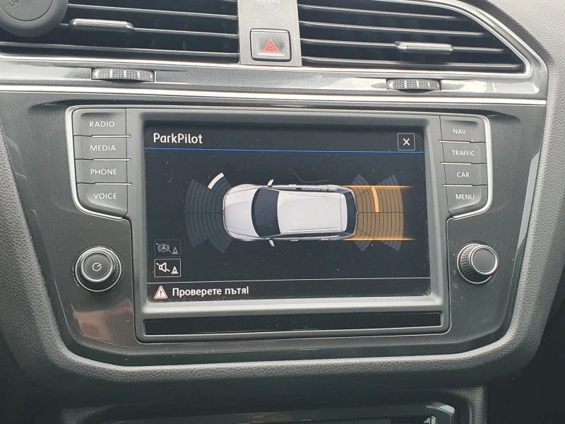 VW Tiguan Comfortline 2.0TSI 4MOTION BMT, снимка 11 - Автомобили и джипове - 52690150
