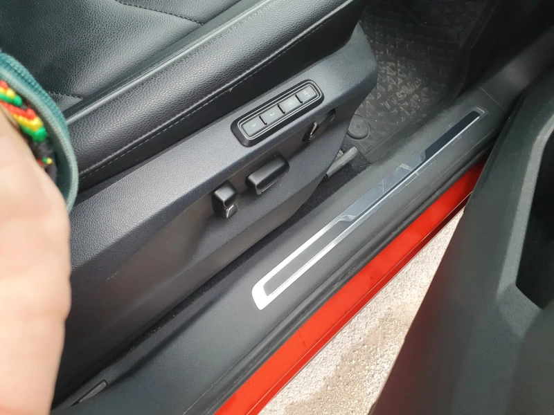 VW Tiguan Comfortline 2.0TSI 4MOTION BMT, снимка 16 - Автомобили и джипове - 52690150