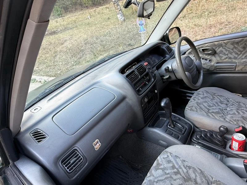 Suzuki Grand vitara 2.0, снимка 7 - Автомобили и джипове - 52429093