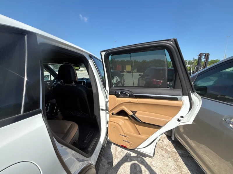 Porsche Cayenne S, снимка 13 - Автомобили и джипове - 52571137
