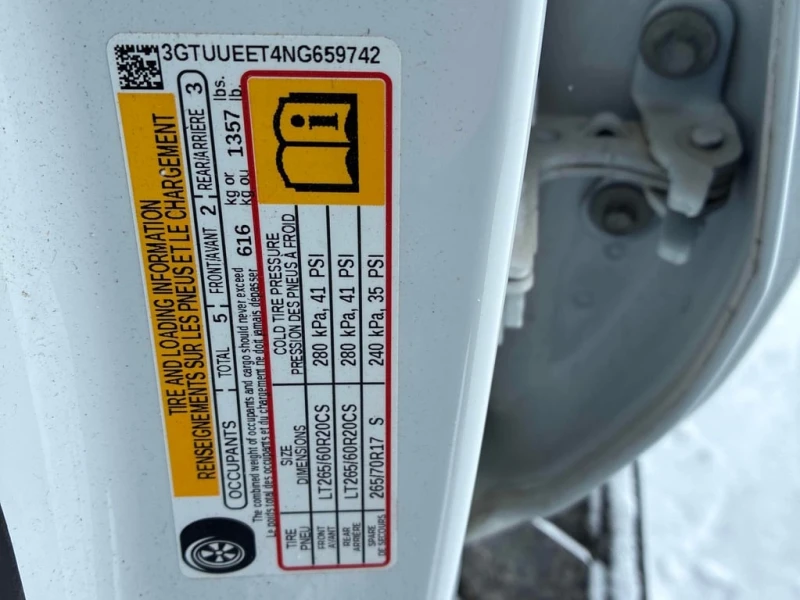 Gmc Sierra * AT4 * CARFAX * 360 КАМЕРИ* ОБДУХВАНЕ* , снимка 14 - Автомобили и джипове - 53339743